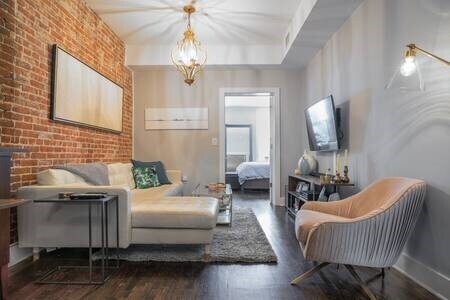 Building Photo - 1112 Hudson St