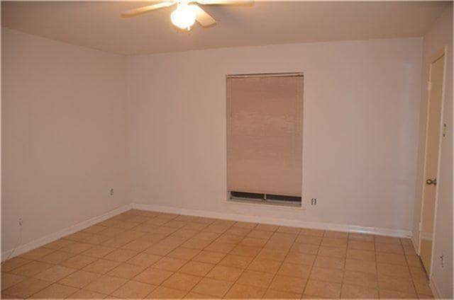 Building Photo - 7555 Katy Fwy
