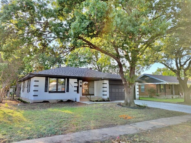 Foto del edificio - 1423 Flamingo Ln