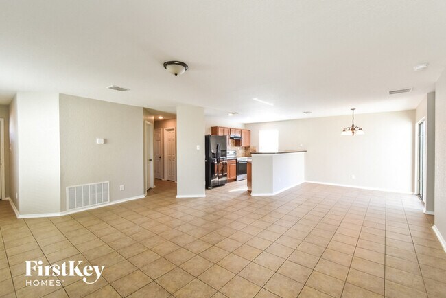 Building Photo - 10227 Maple Ranch