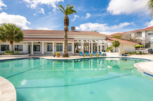 Foto del edificio - Baypoint Apartments