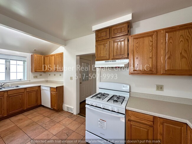Building Photo - 206 S Fairview Ave