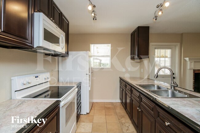 Foto del edificio - 813 E Todd Dr