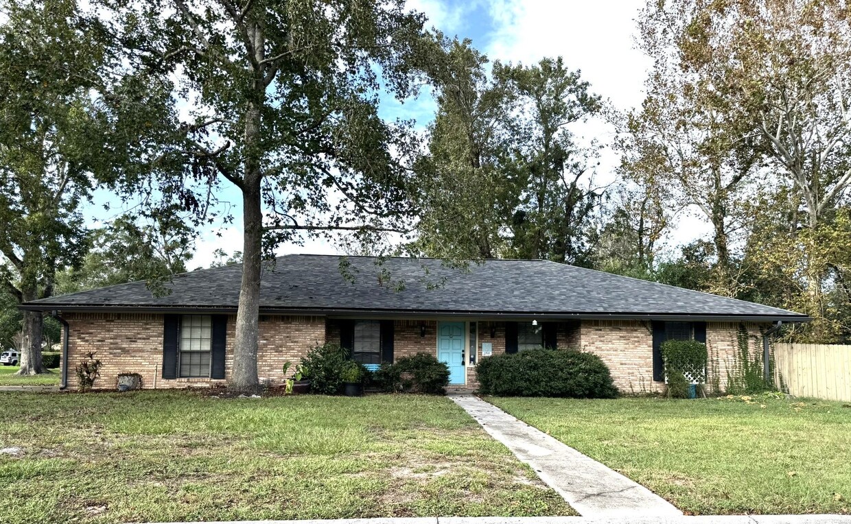 Primary Photo - Beautiful 3BR/2.5BA Mandarin Area Ranch Home