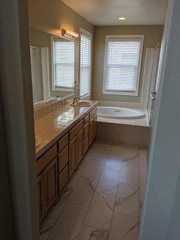 Building Photo - 501 Seacliff Pl