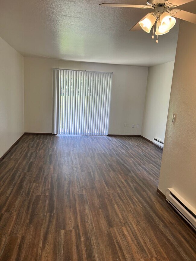 Building Photo - Two-Bedroom in Port Orchard available TODAY!