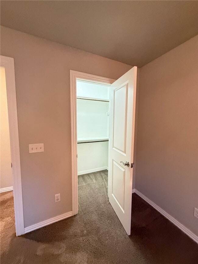 Building Photo - 2731 W Kilimanjaro Way