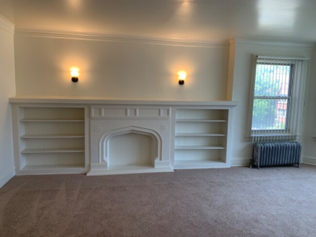 Foto del edificio - 8220 S Langley Ave