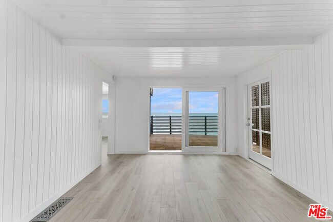 Foto del edificio - 21056 Pacific Coast Hwy