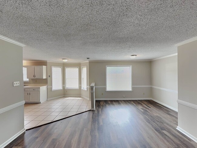 Building Photo - 5863 Pipers Green Ln