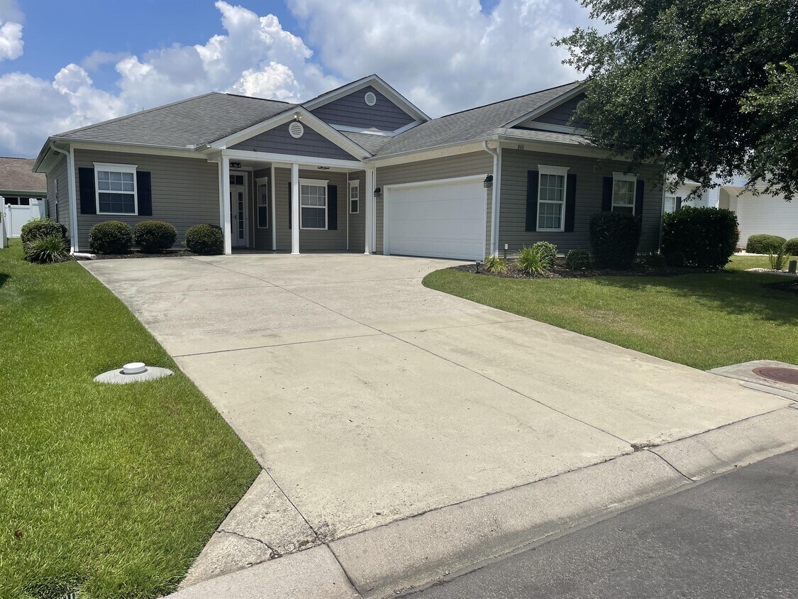 Foto principal - 808 Wintercreeper Dr