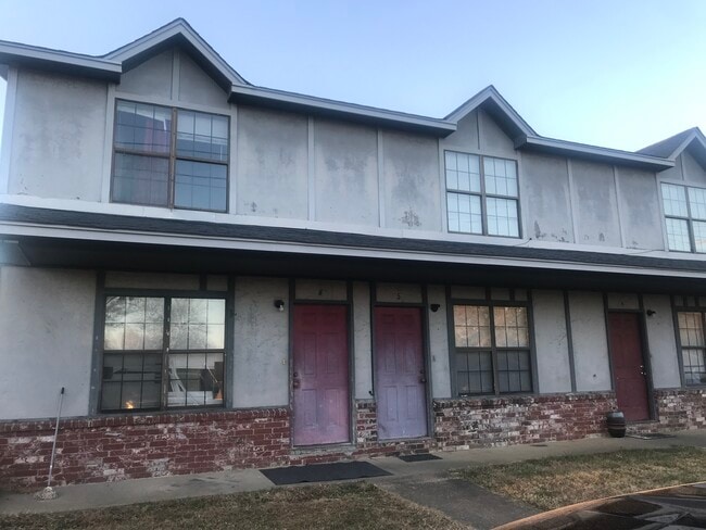 Exterior - 1212 S 1st St