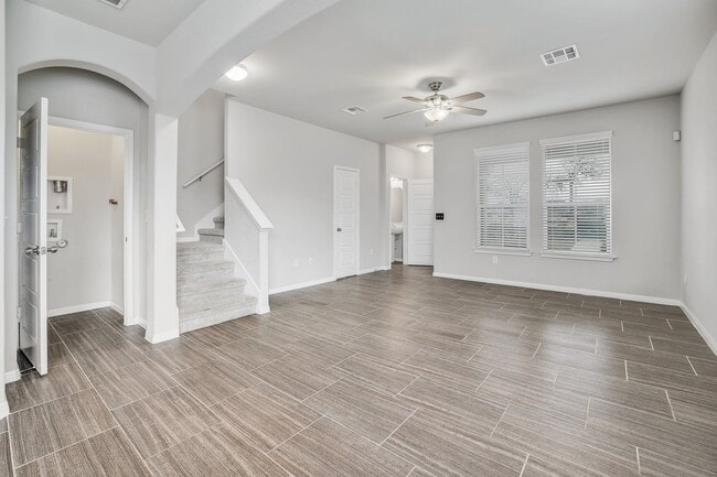 Building Photo - 525 N Heatherwilde Blvd