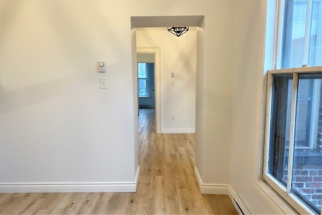 Building Photo - 55 Carmarthen St