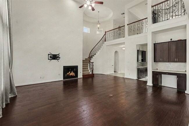 Building Photo - 10467 Lake Palmetto Dr