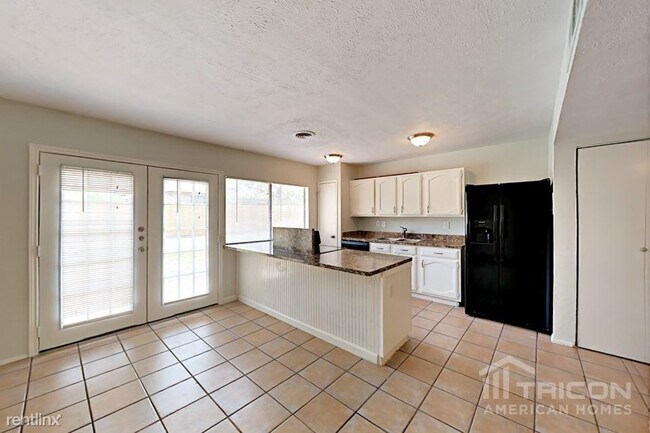 Building Photo - 7006 Blackberry Dr