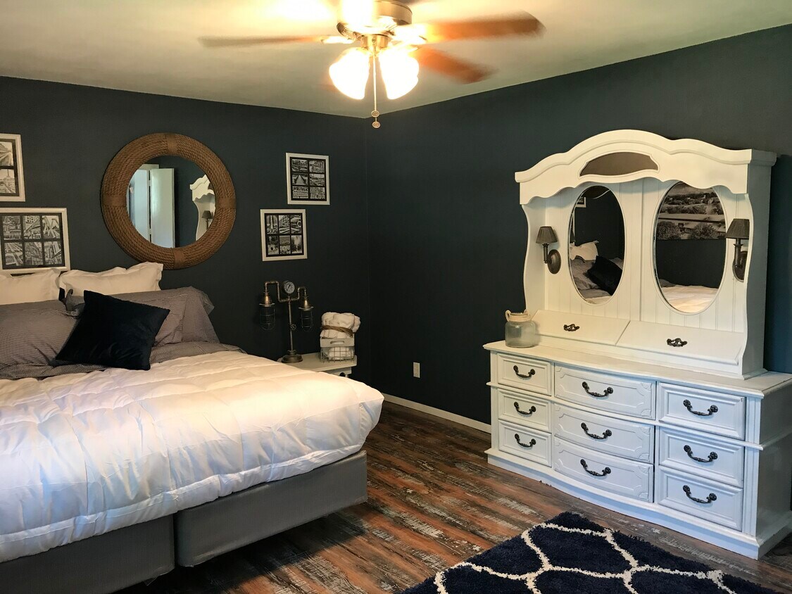 Viejo Appleton con un toque náutico. - 502 Crab Apple Ct