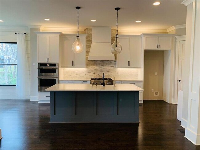 Foto del edificio - 3396 Keswick Dr