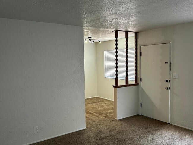 Foto del edificio - 13200 Mountain Rd NE
