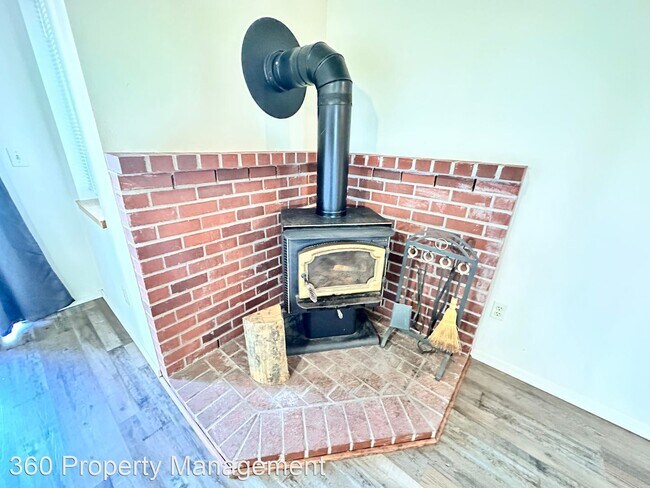 Building Photo - 2 br, 1 bath House - 3743 Morning Glory La...