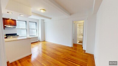 Building Photo - 301 E 38th St