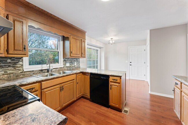 Foto del edificio - 3 br, 2 bath House - 2402 Wiltshire Dr.