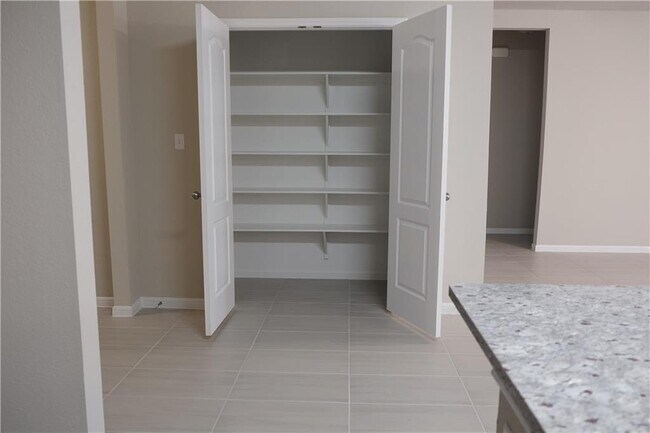 Foto del edificio - 256 Scenic Hills Cir