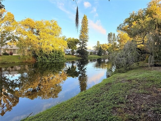 Foto del edificio - 4221 Touchton Pl