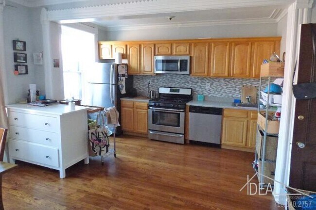 Foto del edificio - 4 bedroom in brooklyn NY 11215