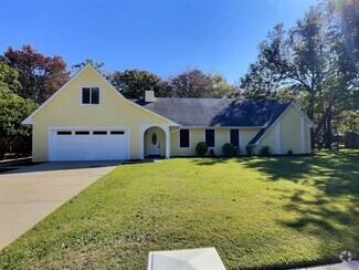 Building Photo - 118 Linnet Dr