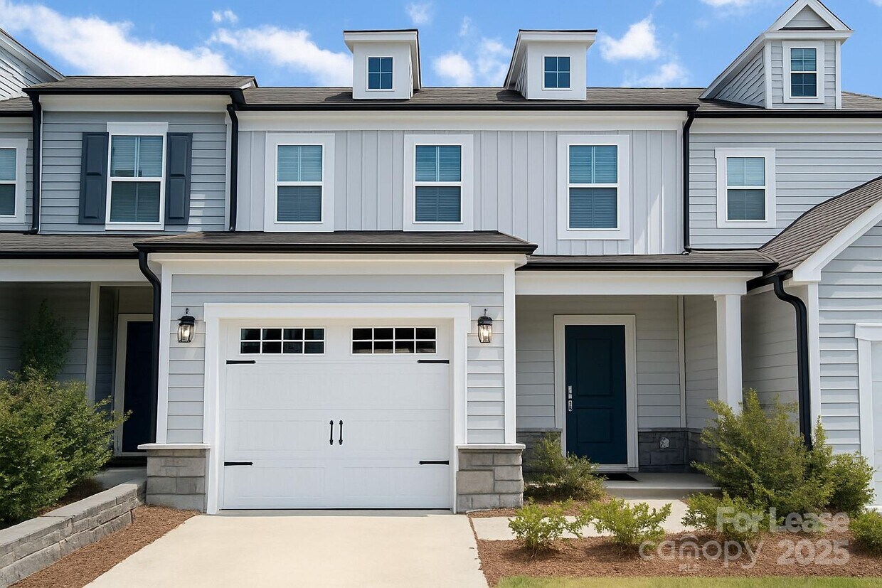 Foto principal - 11912 Basking Dr