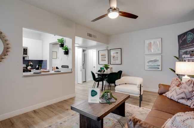 Interior Photo - Ellis Midtown