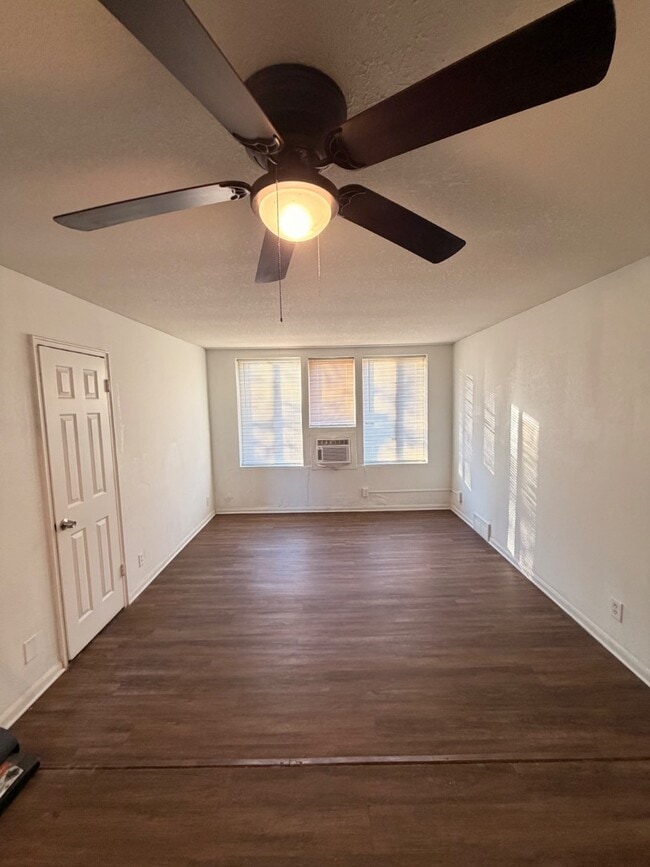 Foto del edificio - 1613 Washington Blvd