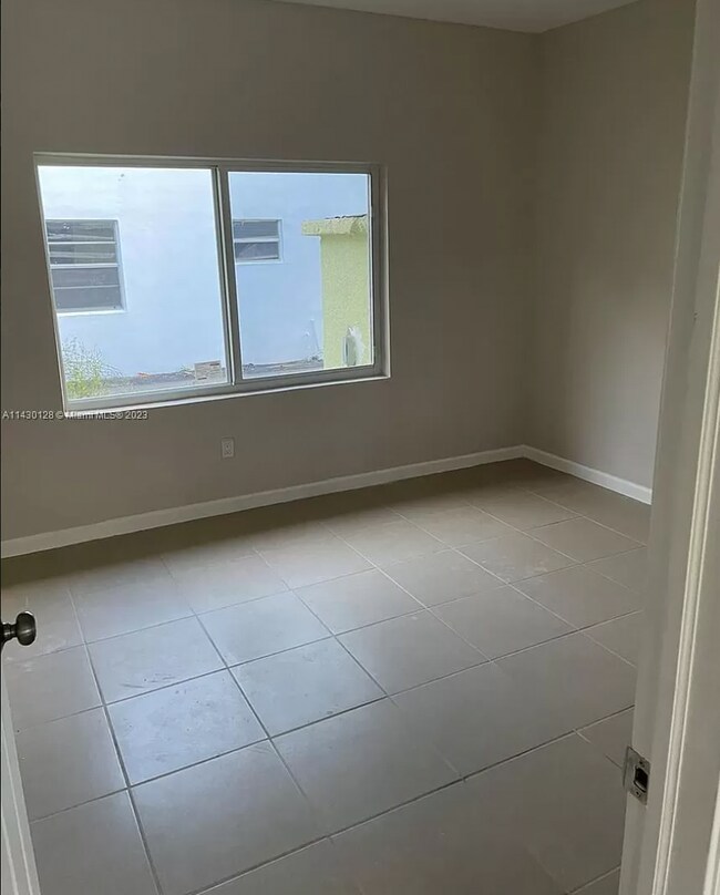 Foto del edificio - 8321 NE Miami Ct