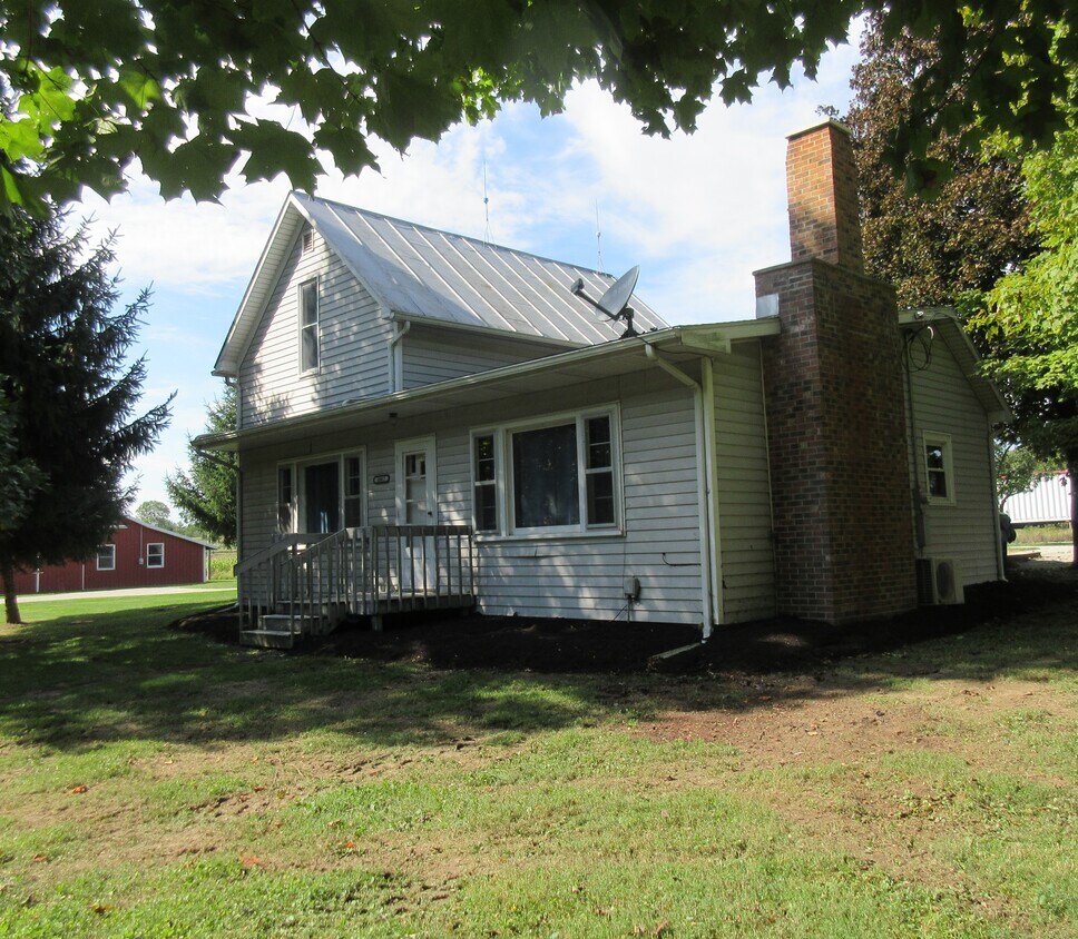 3862 E State Road 14, Claypool, IN 46510 House Rental in Claypool, IN