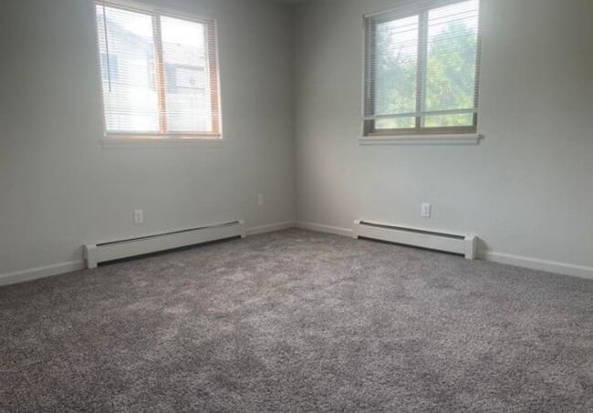 Building Photo - Newly Updated 2-Bedroom Apartment Availabl...