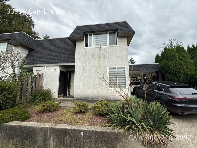 Building Photo - Updated Duplex