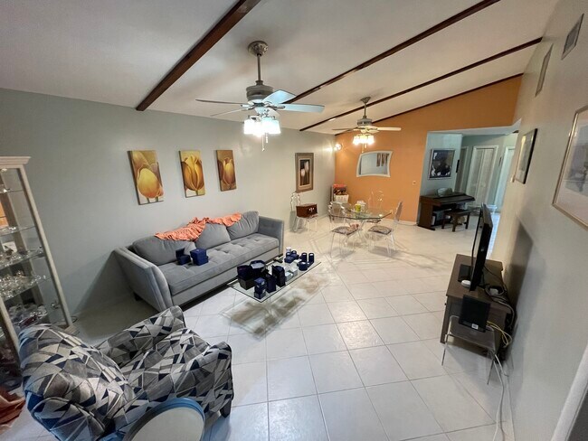 Building Photo - 438 Briarwood Cir