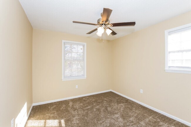Foto del edificio - 7671 Mendelwood Dr