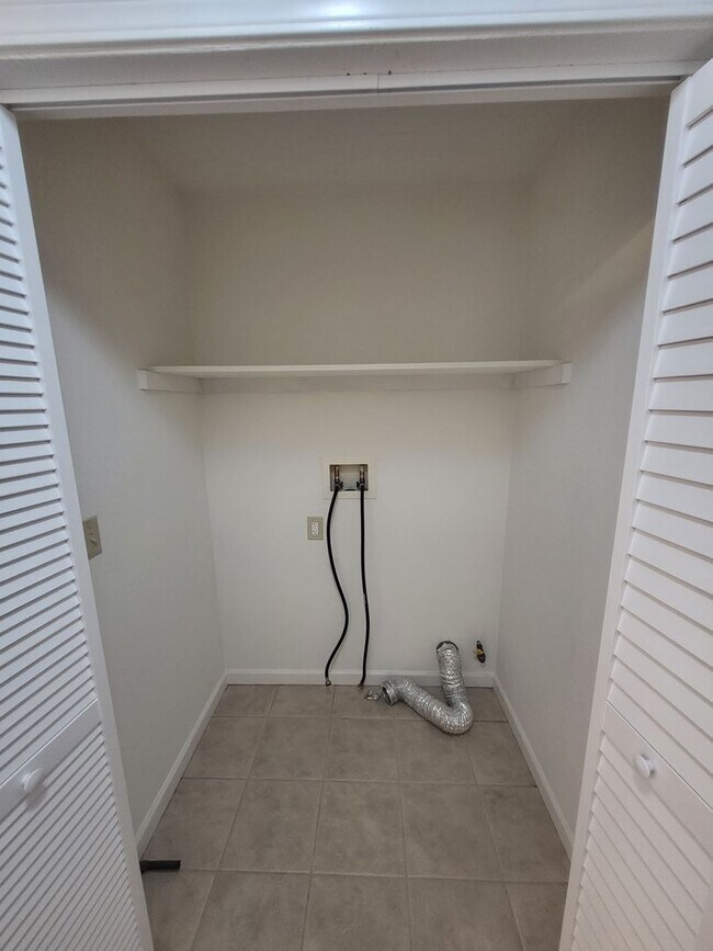 Foto del edificio - Beautifully Upgraded 2 Story Home in Downt...