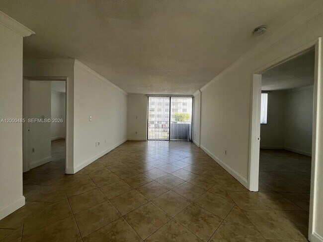 Foto del edificio - 8261 NW 8th St