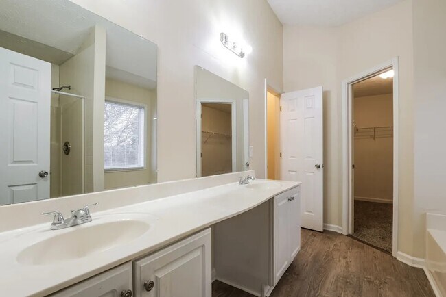 Foto del edificio - 128 Meadowview Ln