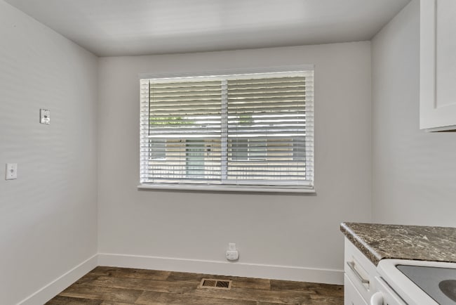 Building Photo - 2117 E 3300 S