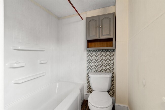 Building Photo - 96-98-98 Fisher St