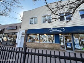 Building Photo - 1409 Wickapecko Dr