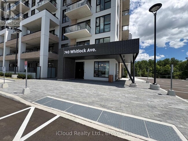 Building Photo - 740 Whitlock Ave