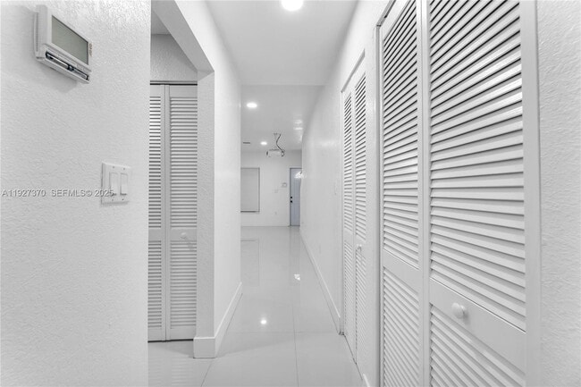 Building Photo - 1541 NW 1st Ct