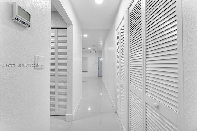 Foto del edificio - 1541 NW 1st Ct