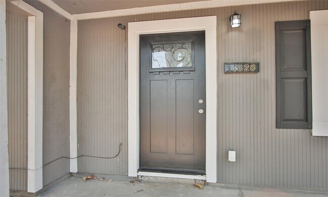 Foto del edificio - 4826 Larkspur St