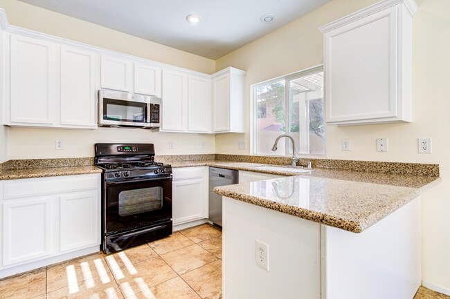 Foto del edificio - 10320 Bluff Valley Ct